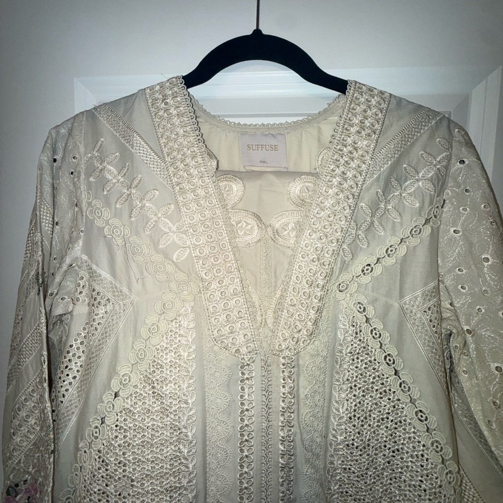 Elegant Cream Embroidered Women Kurta - Picture 3 of 7